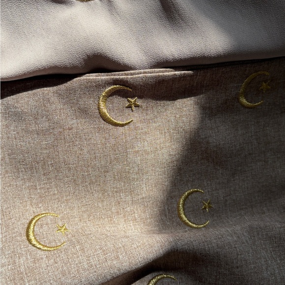 Elegant Gray Abaya or Duster Kimono with Gold Accents - Picture 3 of 5